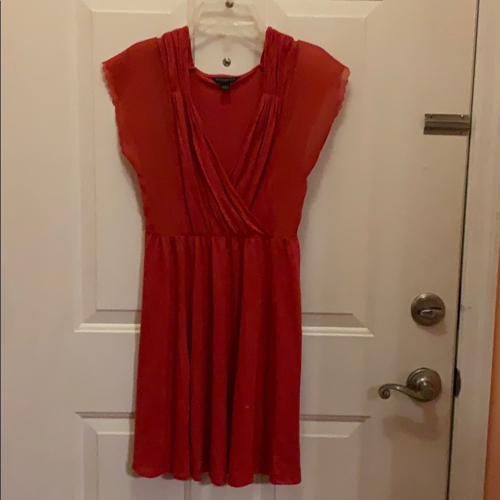Size 2 Orange V-neck Banana Republic Facto…